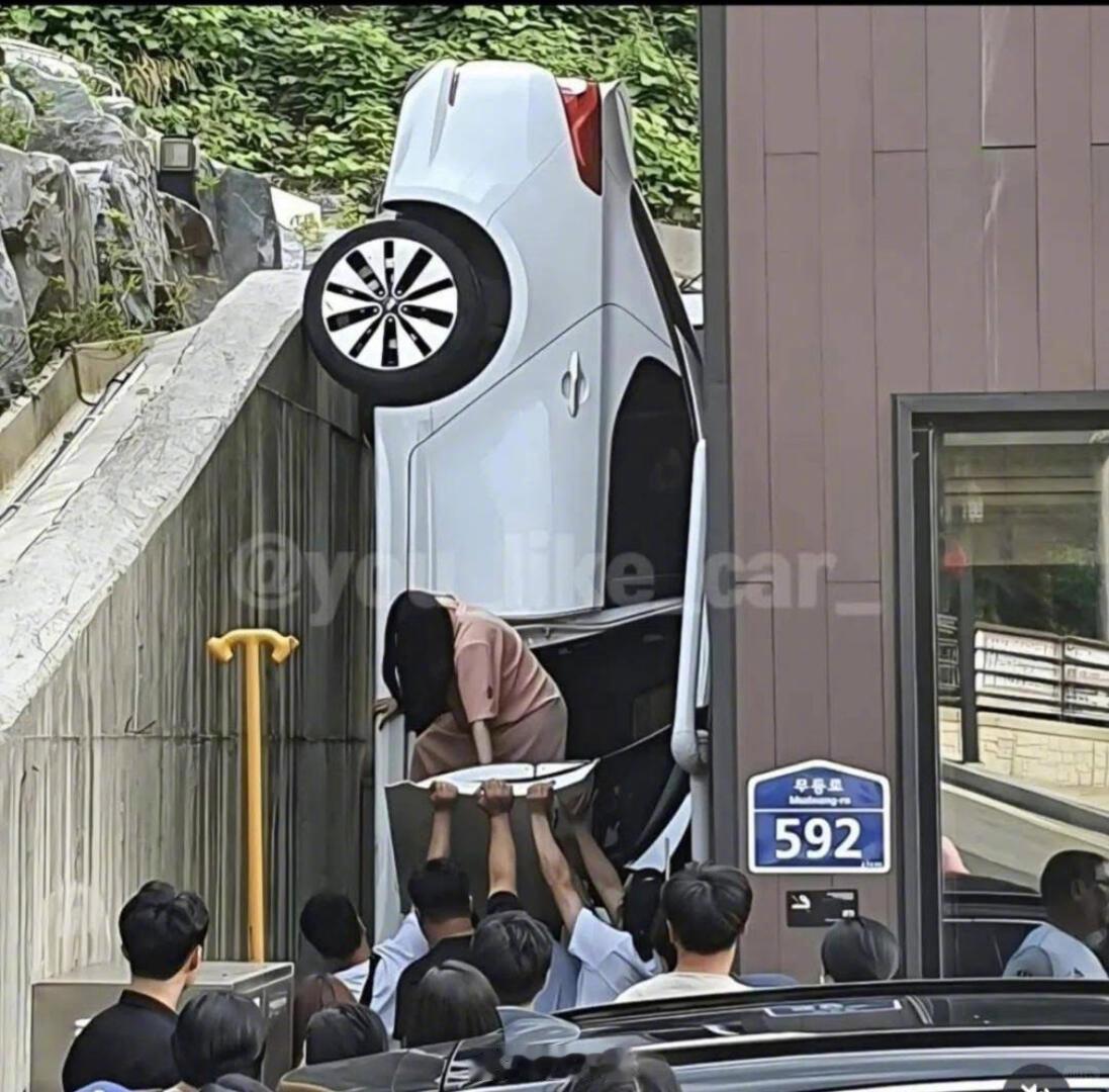 怎么开进去的🌚🌚​​​
