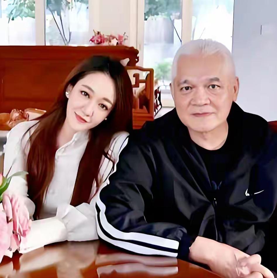 69岁申军谊：患脑梗4年，女儿未婚单身，他担心拖累女儿的爱情娱乐明星
