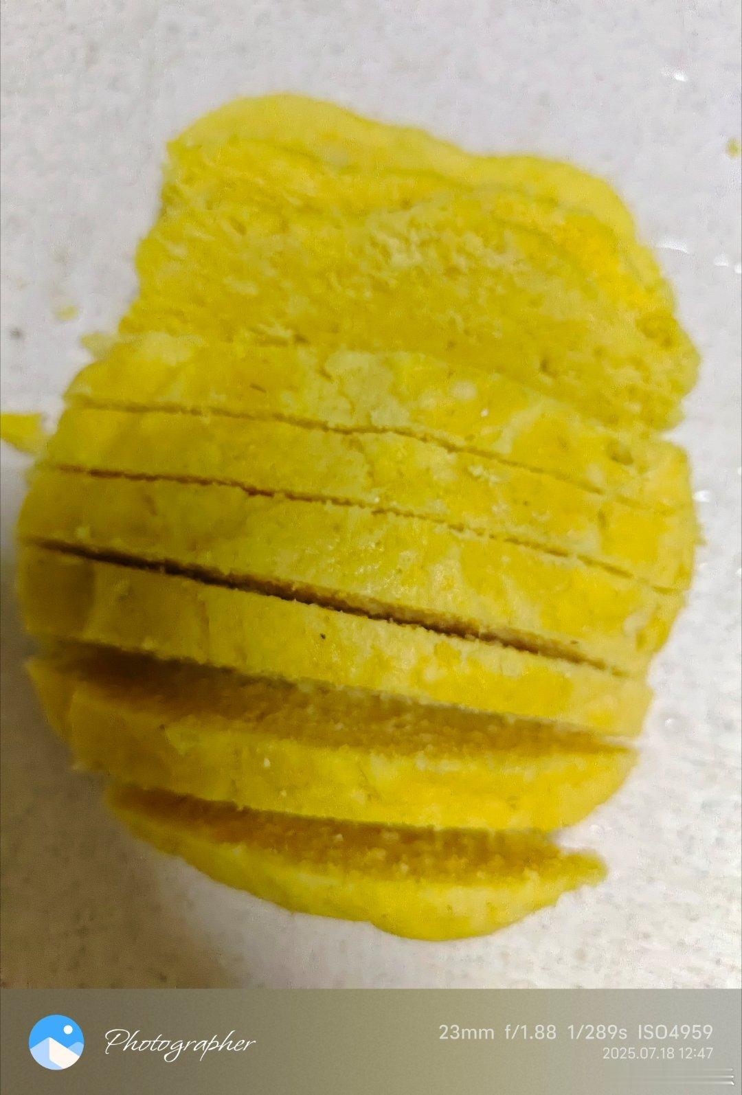 最地道的食材，只需要最朴实的烹饪，把燥烈慷慨多彩的夏天，生活的酸甜苦辣，融进烟火