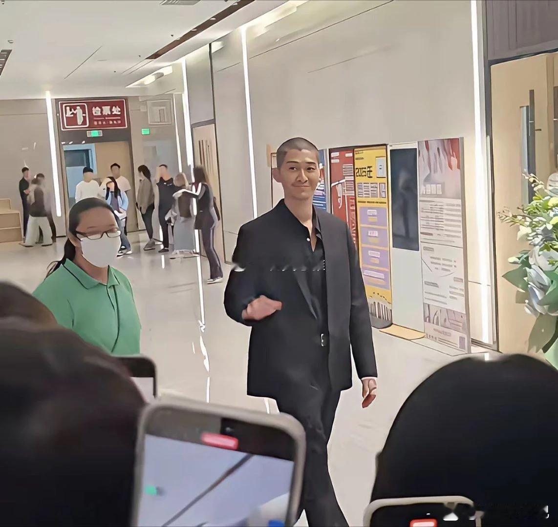 曾经的顶流男星张翰，怎么变成这样了