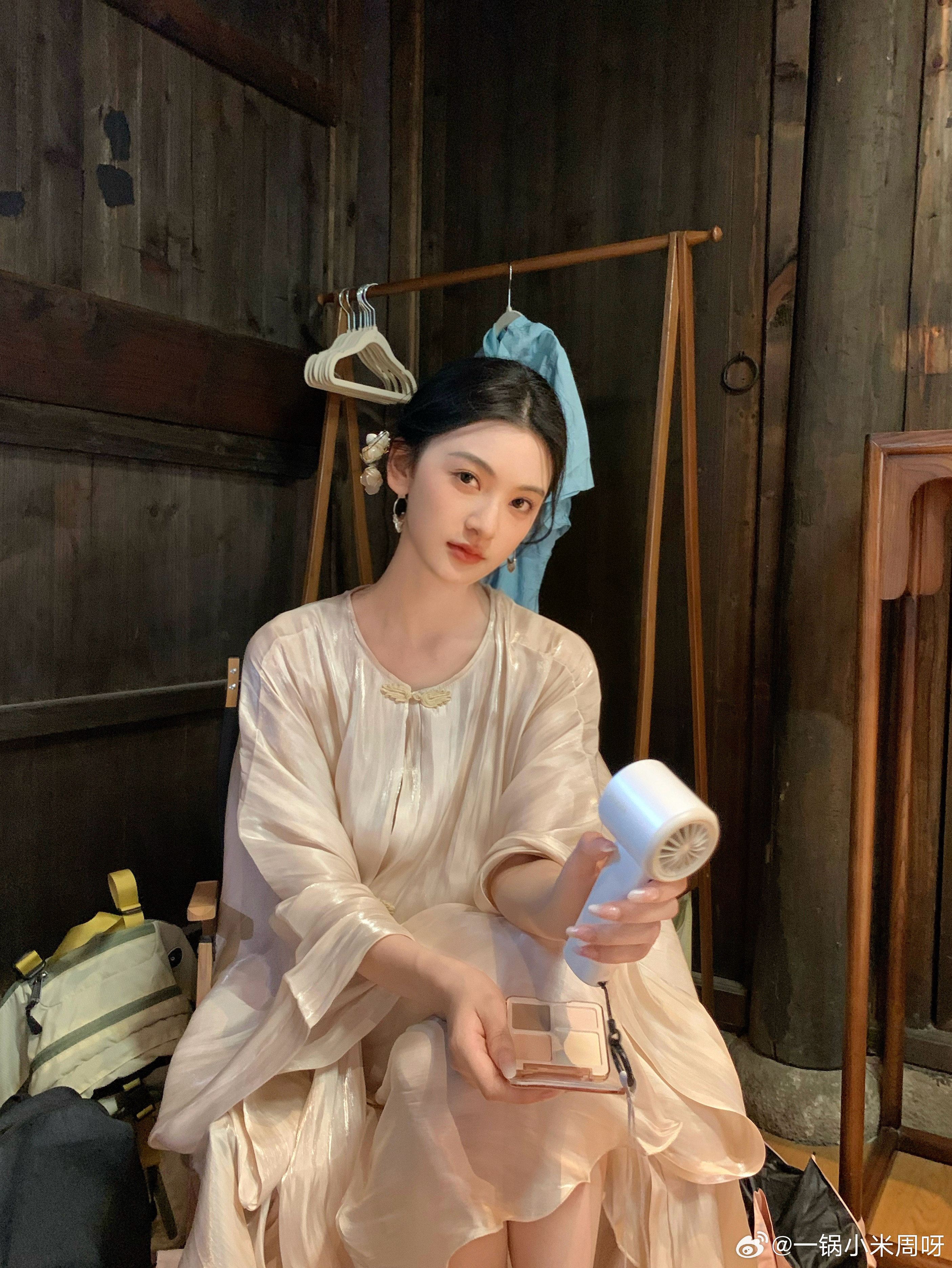 这个夏天最后一次出去拍照了[跪了]热懵了还我冷白皮[跪了][跪了]​​​