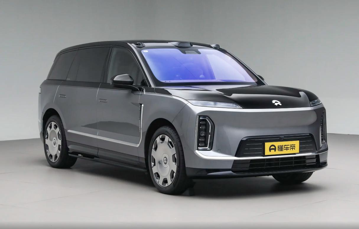 蔚来ES9比ES8大一圈，全尺寸旗舰、900V、天行底盘，配置拉满，定位