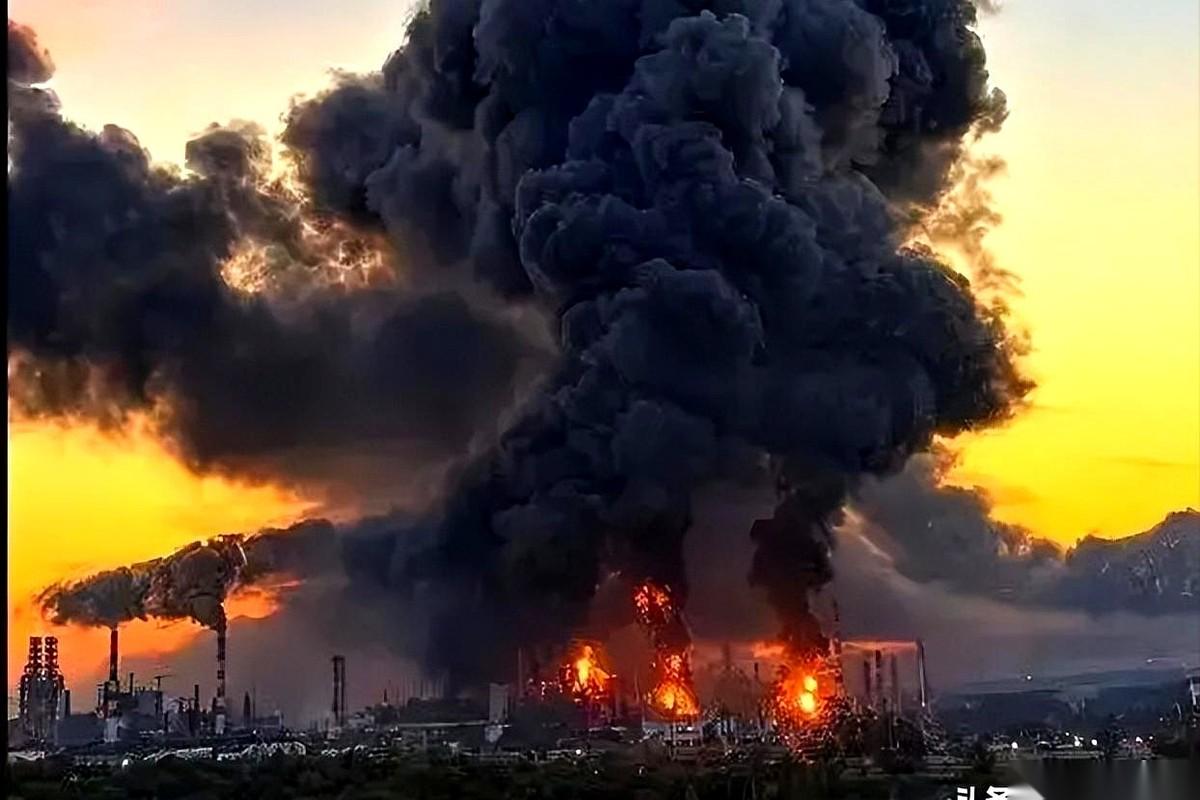 翻看最近关于叙利亚爆发全国性街头抗议的新闻，背后的起因简直像个巨大的黑色幽默。谁