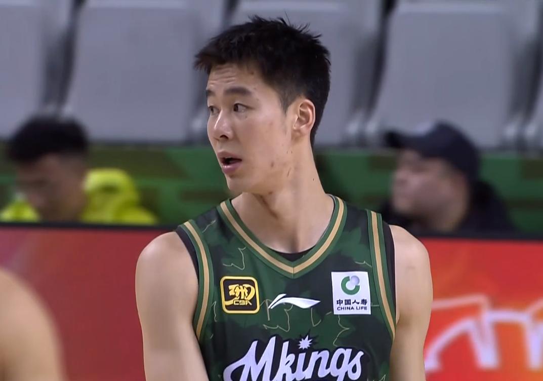 人间清醒！CBA锋线悍将直接拒绝NBA合同，选择继续留在CBA打球。在近段时间
