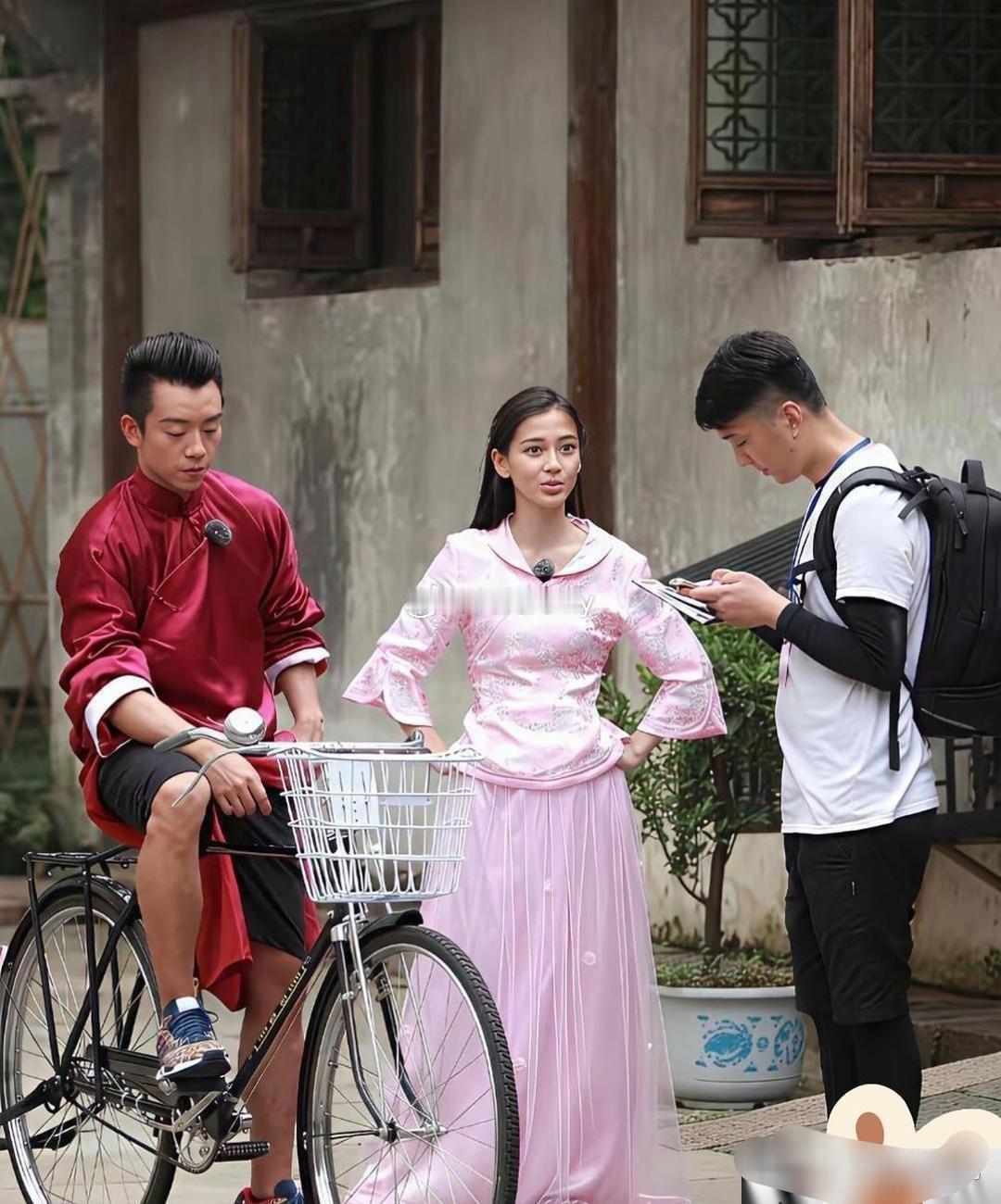 baby素颜不算白，但是五官太漂亮了，很真实​​​