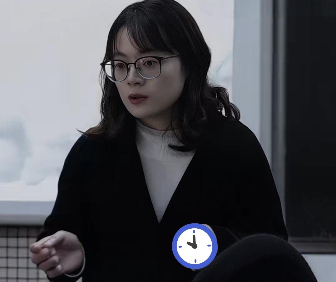 上海一31岁女教师因病去世，学生翻出她写的贺卡哭崩：字里行间全是温柔。上海