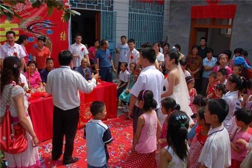 嫁给赌博、游手好闲、一屁股债的老公, 是什么给我勇气要二胎!