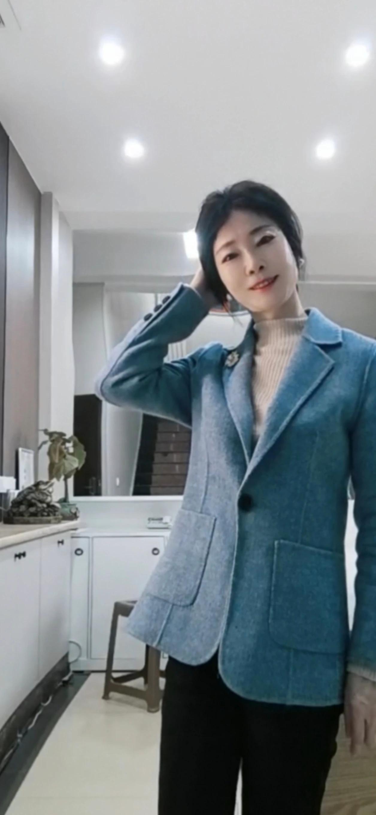 羊绒大衣穿一次就废？别急着哭，八成是洗坏了。国际羊毛局最新拍板：一年干洗