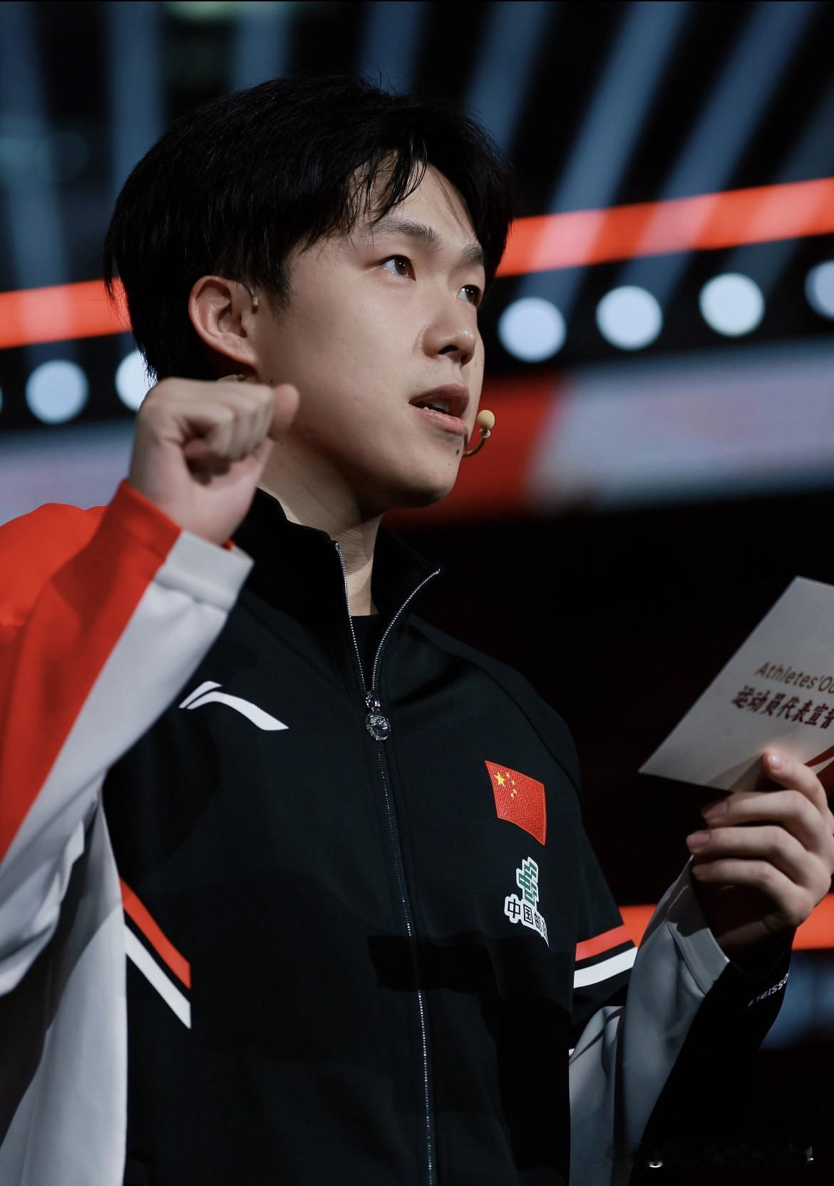 王楚钦退赛这事儿，这哪是王楚钦想不想打的问题，纯粹是这时候必须得“怂”一