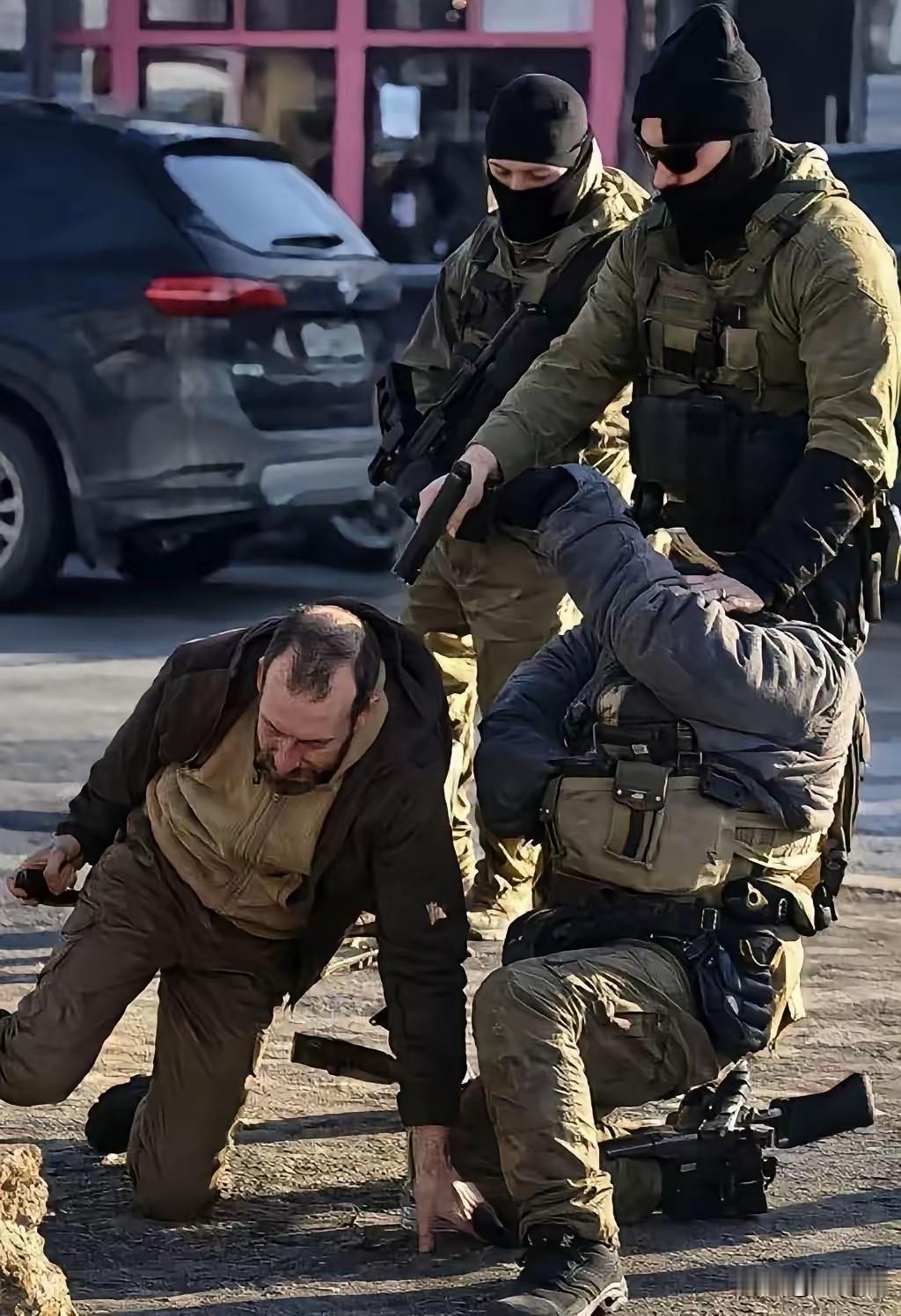 国土安全部告诉国会，两名联邦特工在遭遇战中开枪打死了普雷蒂国土安全部的海关和