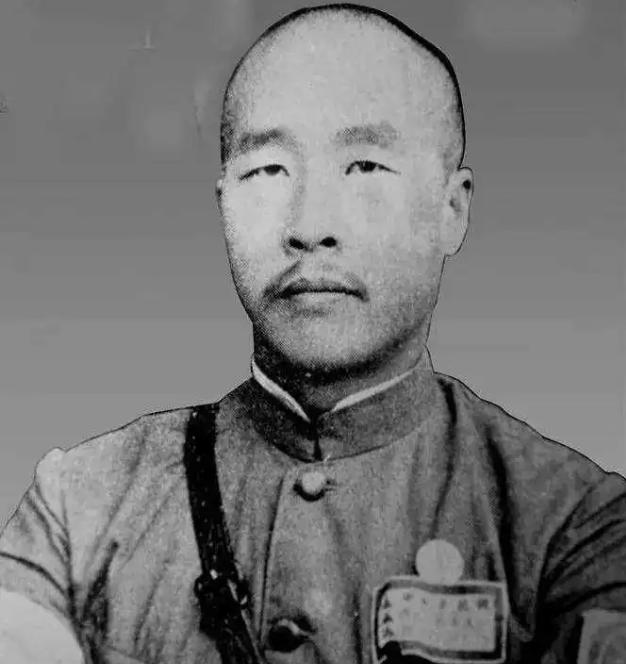 蒋介石枪毙韩复榘前，问冯玉祥意见，冯玉祥：我要有权早把他毙了。1938年，蒋介石