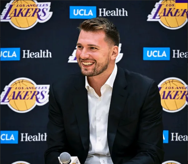 #NBA#8月3日NBA早报与热点新闻！1.东契奇与湖人签下3年