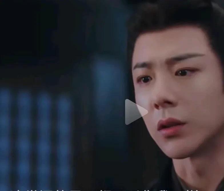 《折腰》醋王魏邵正式上线了。只因魏邵发现自己的表兄魏彦心中的女神竟然是小乔。更