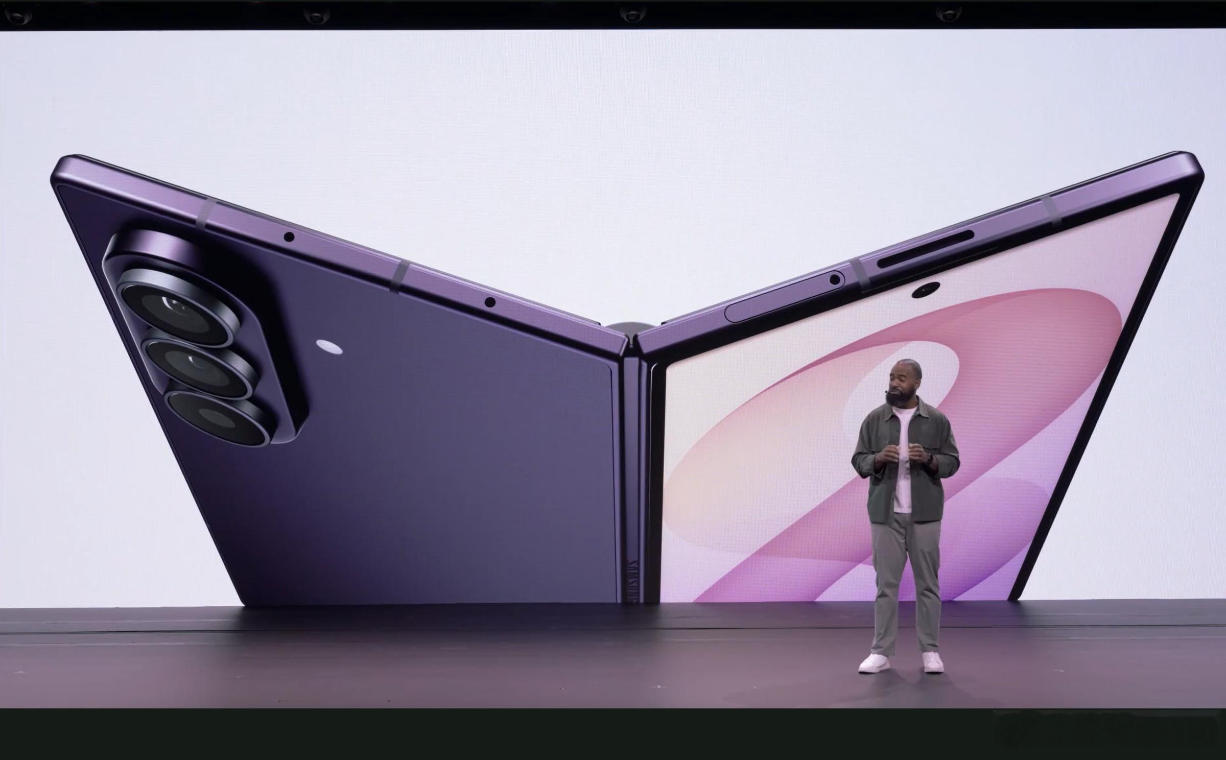 三星发布会开始了，首先是三星GalaxyZFold8Ultra：三星有史以