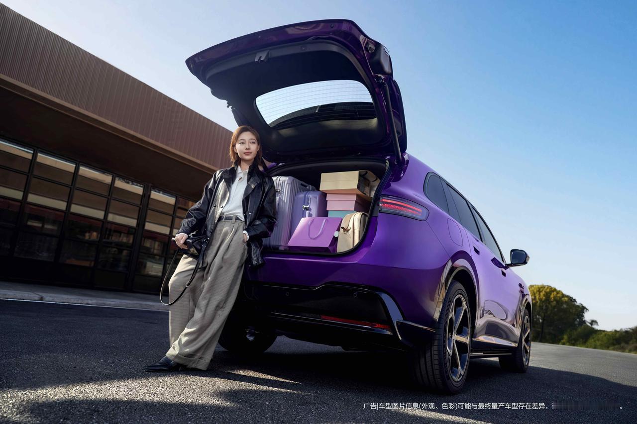 问界M6上市，起售价25.98万元。为什么说它是25万级的价值标杆？坐进车里你就