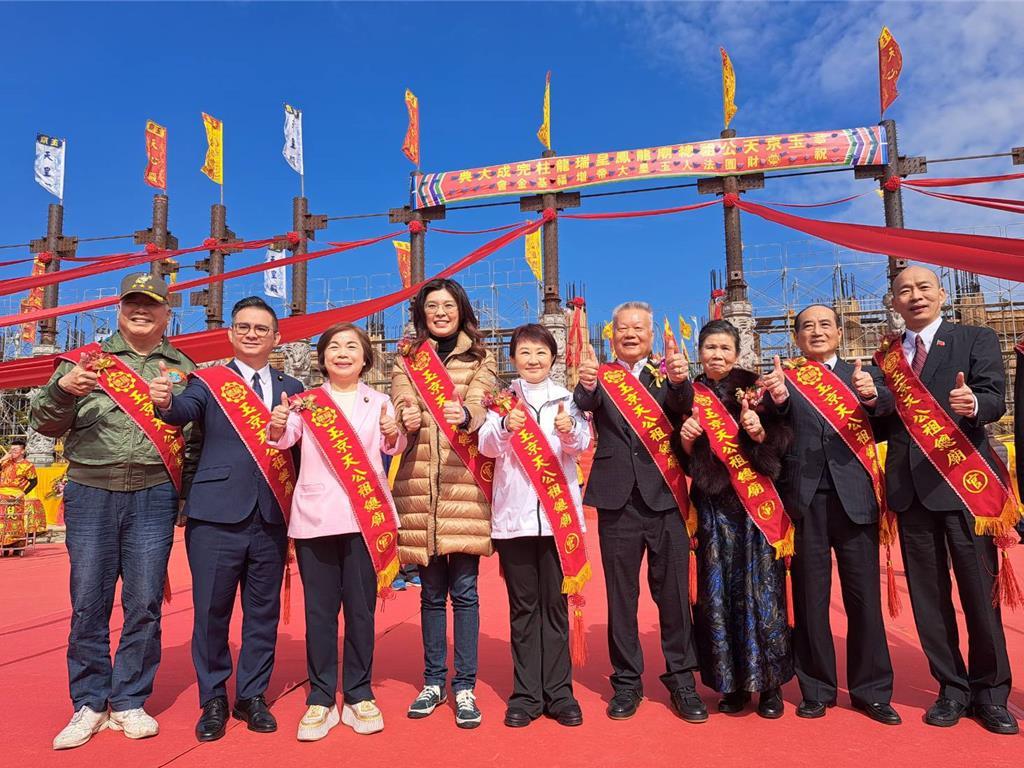 台中国民党稳赢？蓝营5巨头齐聚江启臣台下观看国民党台中市长提名，出现