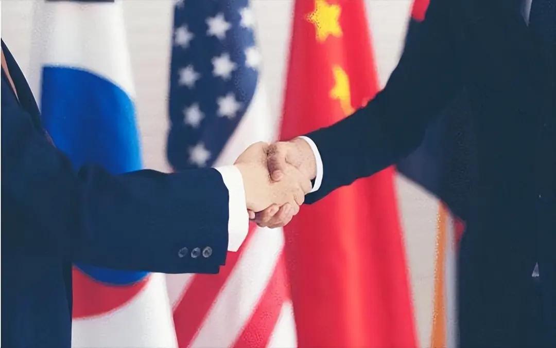 作为普通网友，我算看明白了！大陆统一台湾的第三条路，太绝了最近刷到台湾专家