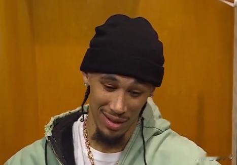 老詹很好！海斯谈老大哥詹姆斯：“勒布朗对身边每个人都很好。”“他尊重每个