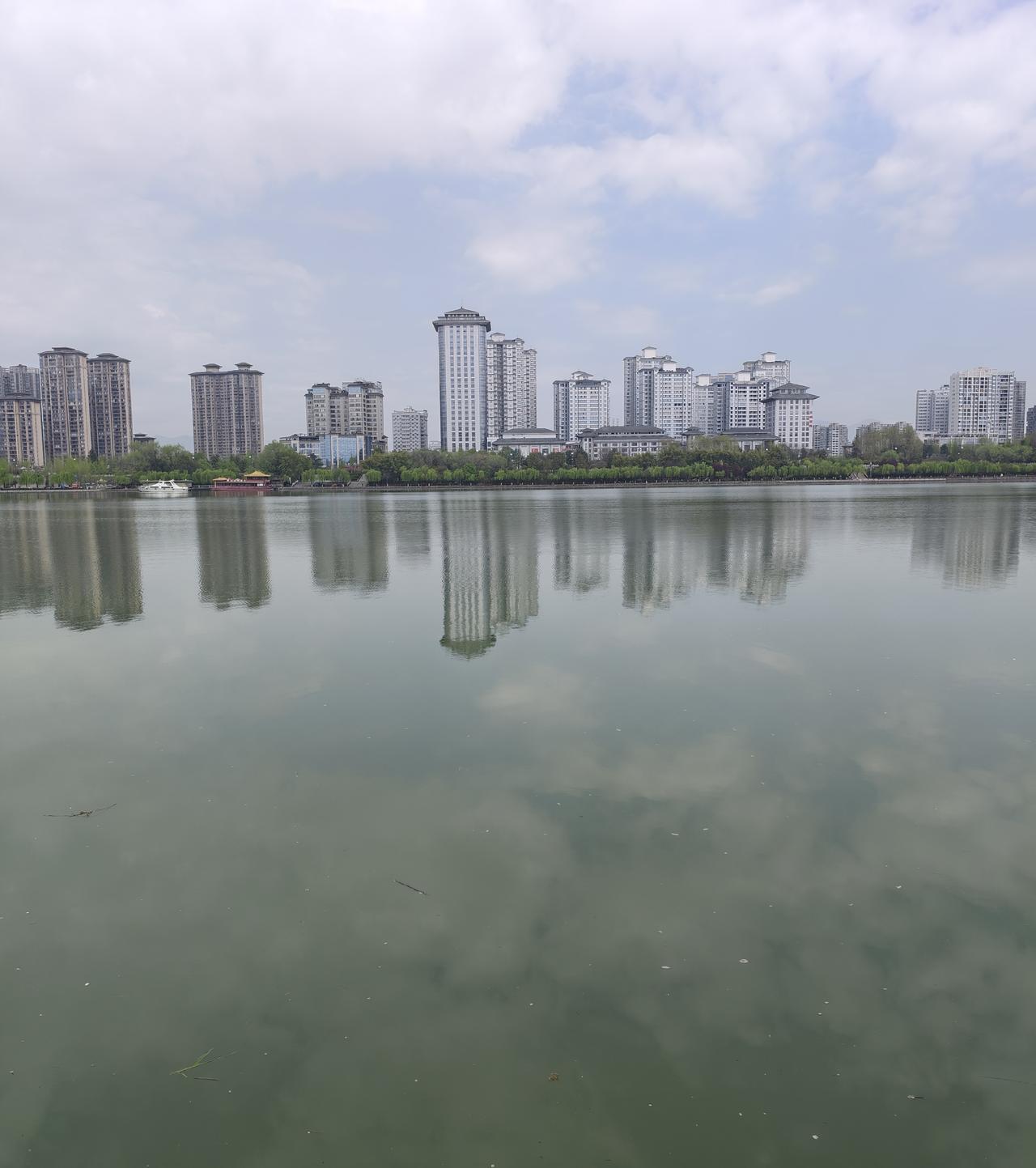 当前七大过剩行业（钢铁、煤炭、水泥、光伏、新能源汽车、锂电池、功率半导体）的产能