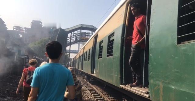 印度人这样，他们自己知道吗？答案是肯定的，印度人很清楚自己是啥“玩意”，所以马来