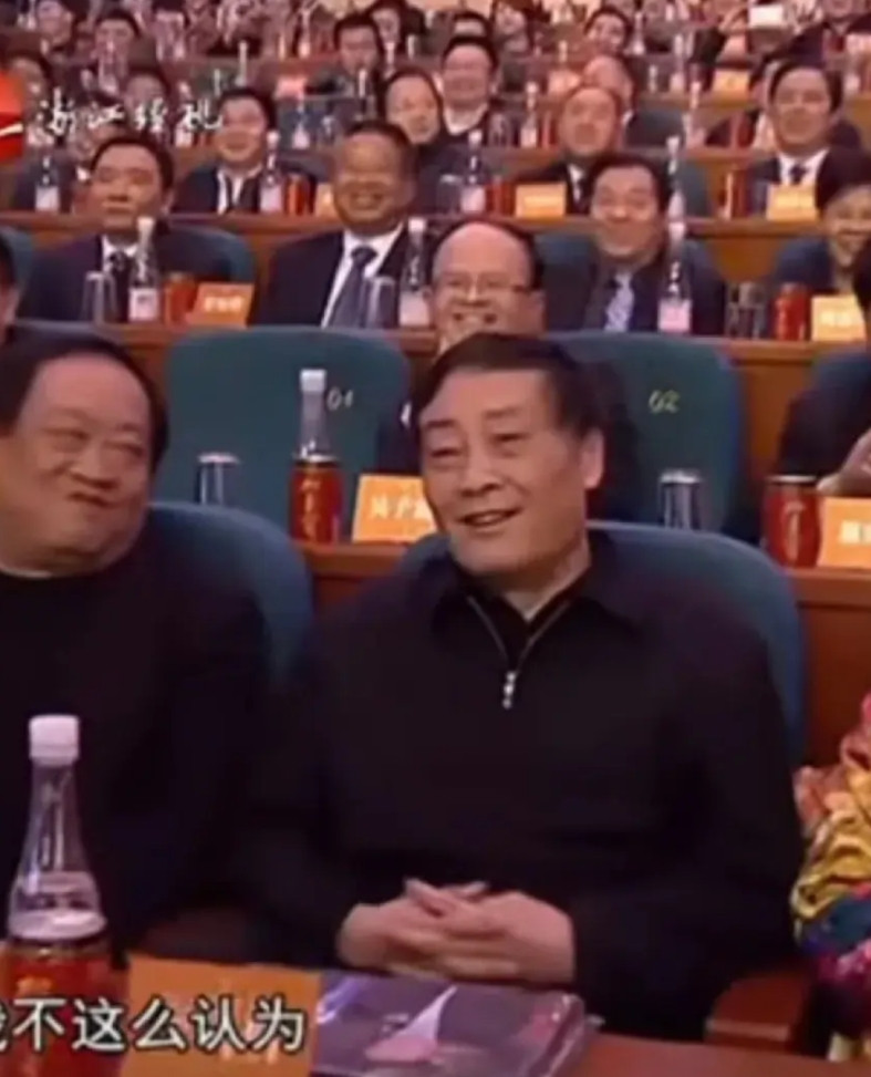 宗馥莉的亲叔叔宗泽后说，宗馥莉从小就自私自利，看起来，宗泽后一直不喜欢宗馥莉这个