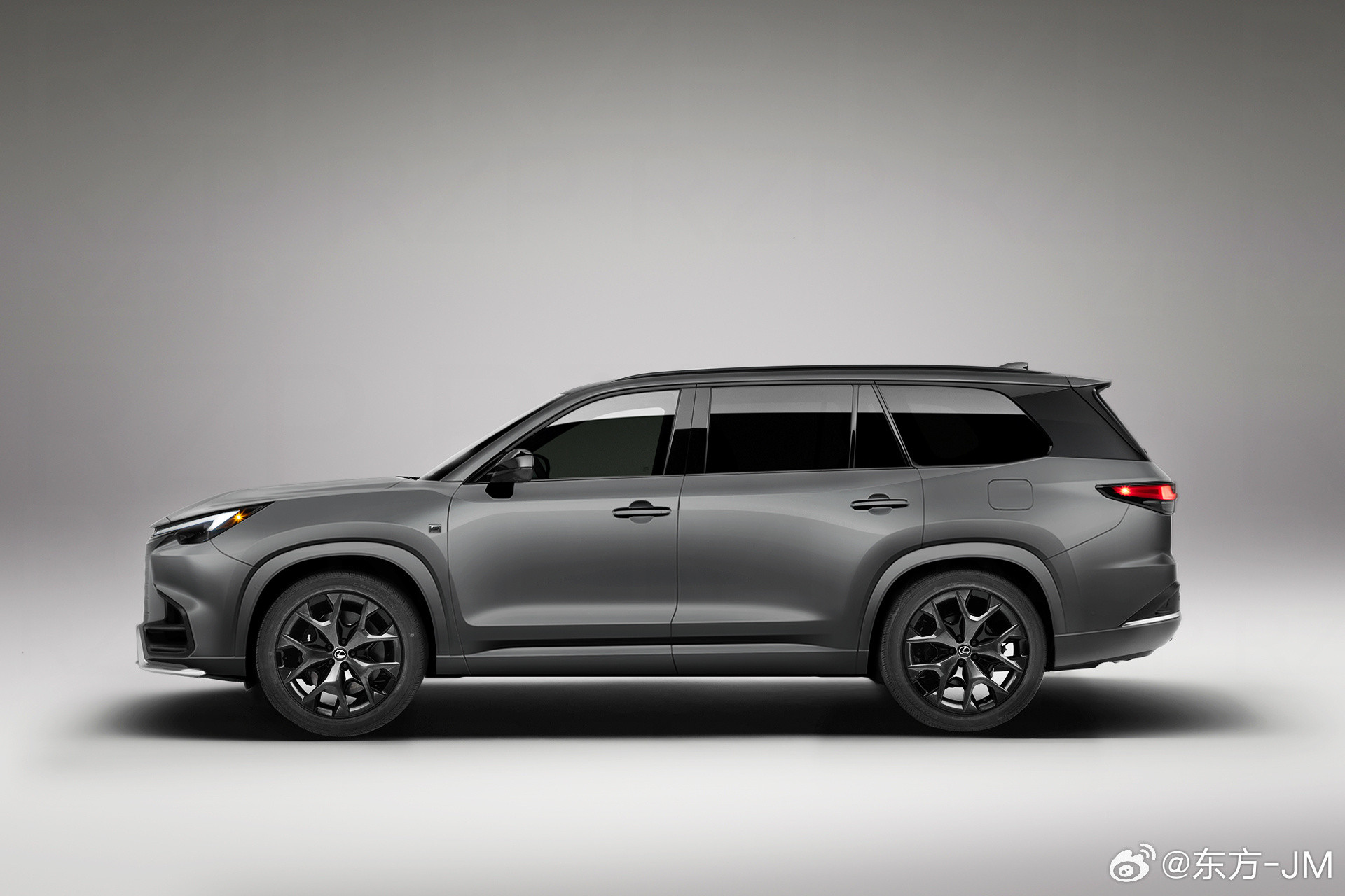 雷克萨斯TX与ES的联系？雷克萨斯TX与ES在车长和轴距上非常接近。TX车长为5