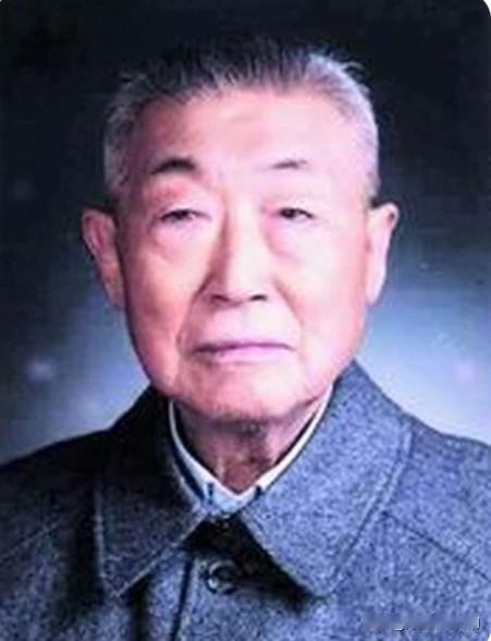 他是上海市最后一任市委第一书记，1985年6月上海撤销第一书记建制，此后统一使用