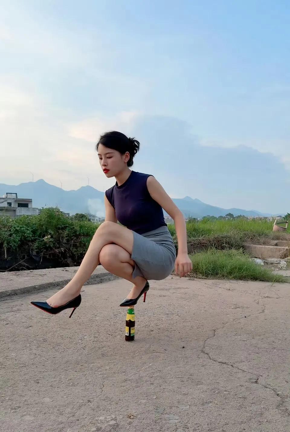 高跟美女的绝活，这也太可以了！高跟鞋女人高跟美女女高跟