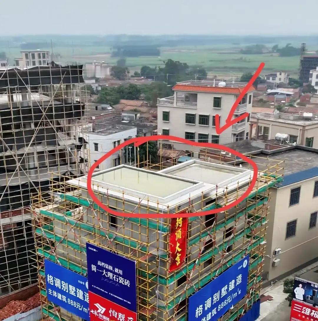 我在楼顶养了片海，10厘米深，夏天室内直接凉了4度，电费少交三分之一。秘诀