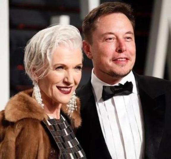 美国彻底慌了？马斯克24小时曾内三次警告：“美国正以超快速度走向破产！国债高达3