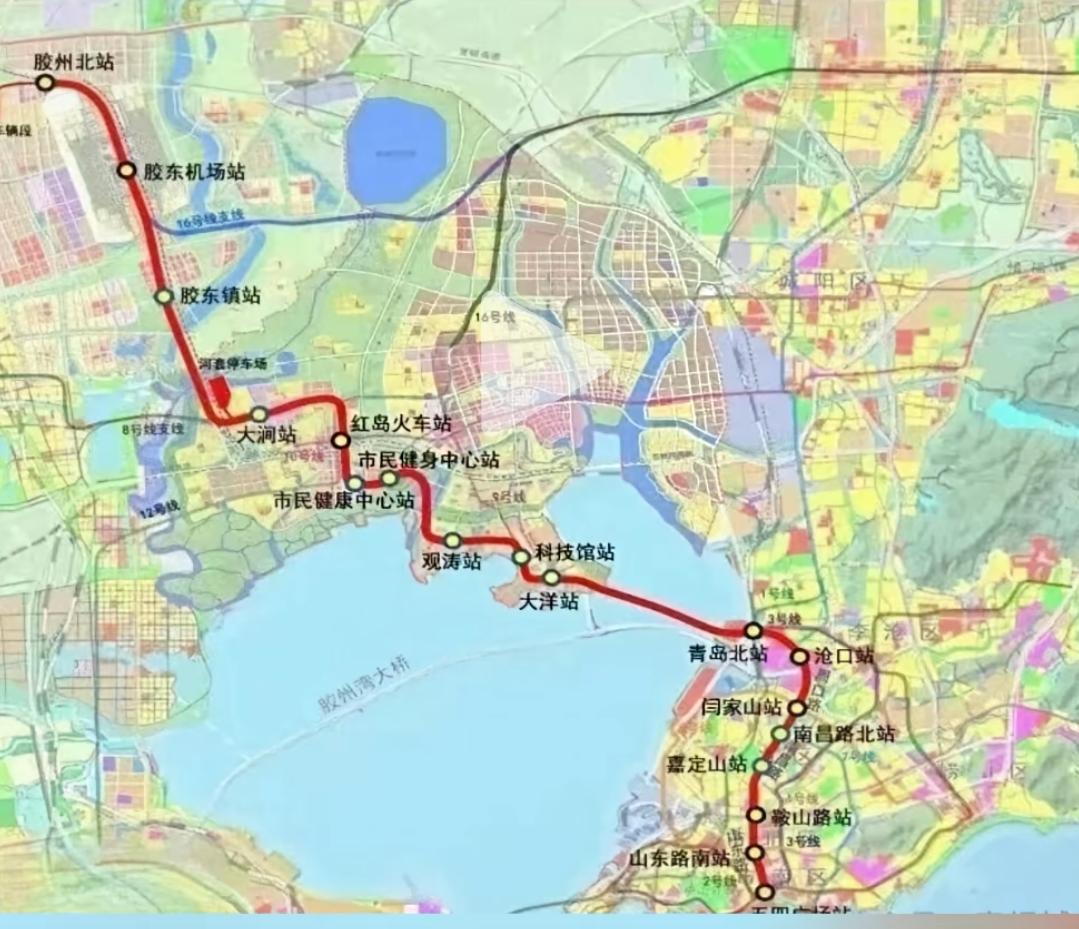 青岛地铁8号线，穿过青岛北站（高铁站）后直下胶州湾海底80米深行驶6分钟穿越胶州