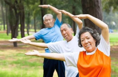 医生提醒：60岁后，运动后这几个信号别硬扛很多人到了60岁，更加重视锻