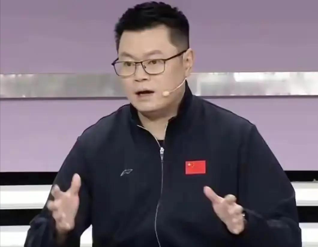 侯英超太敢说了，直言：早就料到莎头会输球，一个动作暴露出莎头的真实现状，