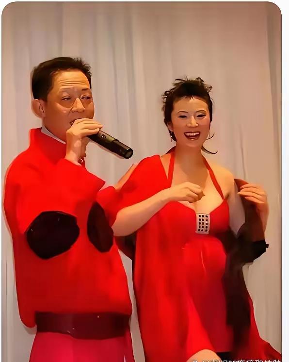 王志文可谓是艳福不浅，但现任妻子陈坚红，和他前面几任女友相比，差距着实不小。也