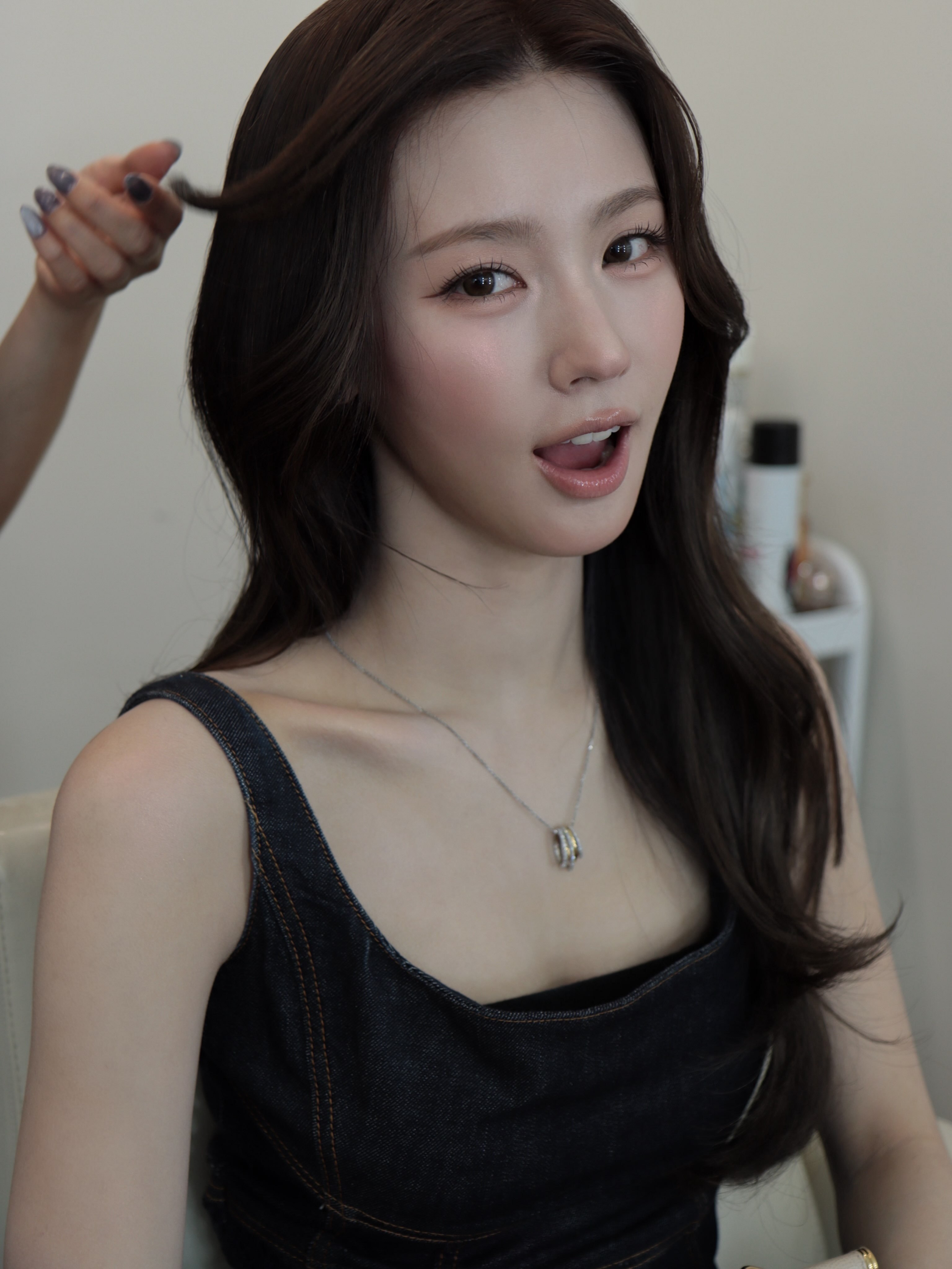赵美延INS更新🤍🖤