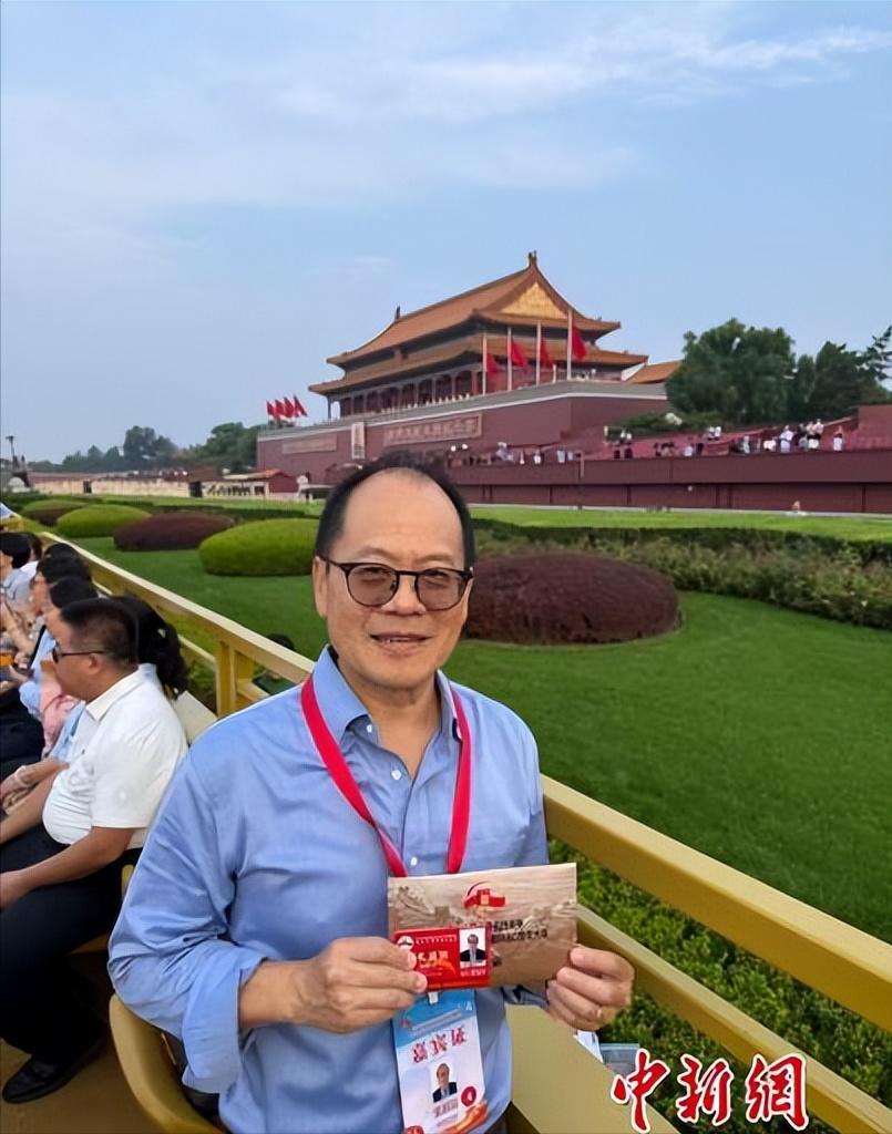 本次九三阅兵中有一位特殊观众，他是少帅张学良的长孙，阅兵结束后，他说：若爷爷能看