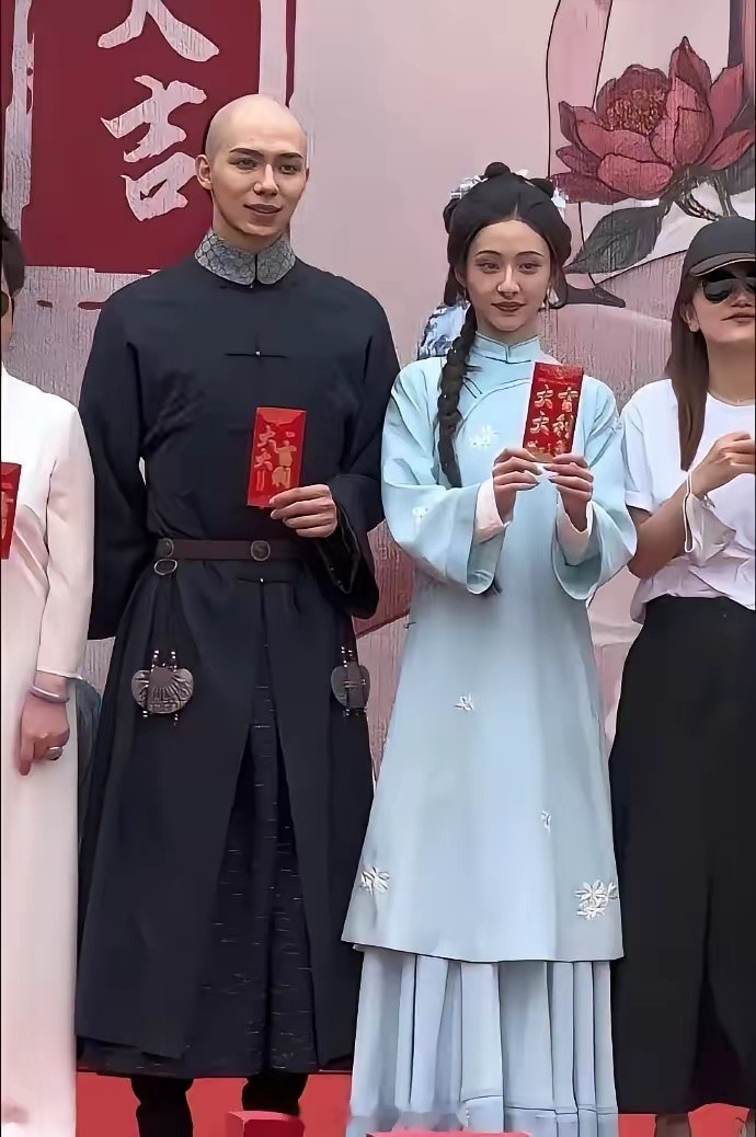 她都落到拍短剧的地步了！