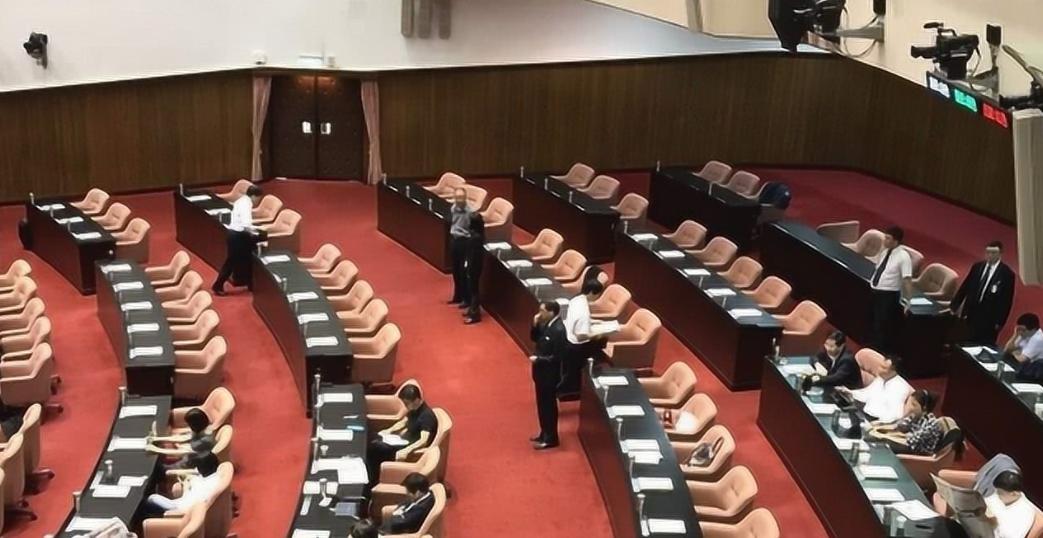 真的太解气了！台湾立法院这一票，直接把民进党打崩了！3月6日这场关键投