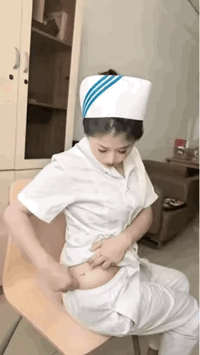 她是怎么做到不怕疼的！[捂脸哭][捂脸哭]