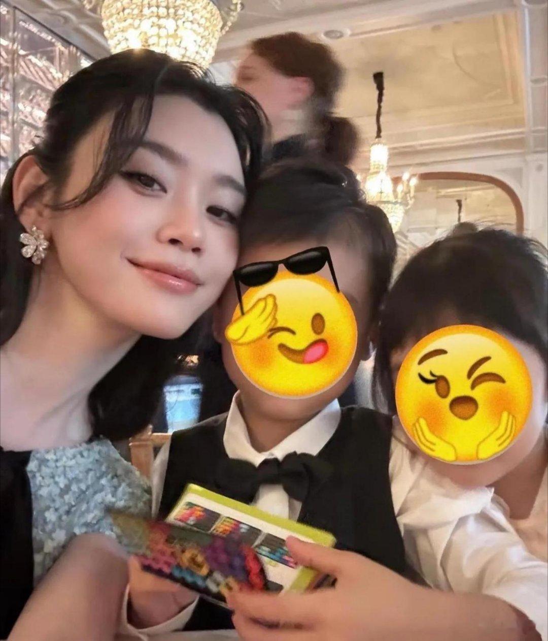 奚梦瑶婚礼珠宝光总重就超过了100多克拉，价值4900万，只能说不愧是豪门！