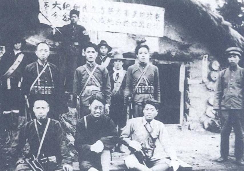 东北抗联突袭日军仓库，支队长坚决指令全员只拿皮大衣，其他物品一律不得动用，这是什