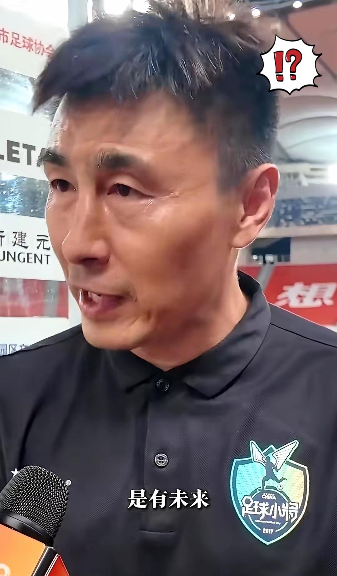 前国足“球霸”李玮峰突然发声，隔空点名董路的青训队，一句话揭了圈内的老底。
