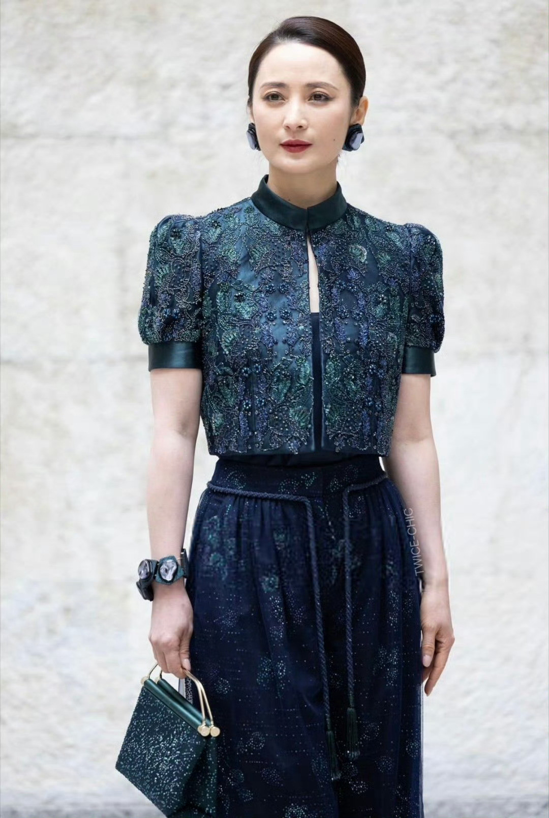 蒋勤勤扛住了G社镜头蒋勤勤米兰时装周G社怼脸生图太赞了！完全扛住了G社镜头气场全