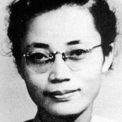 1950年，被折磨到体无完肤的萧明华，听闻敌人要枪毙自己。突然，抬头说：“我可以