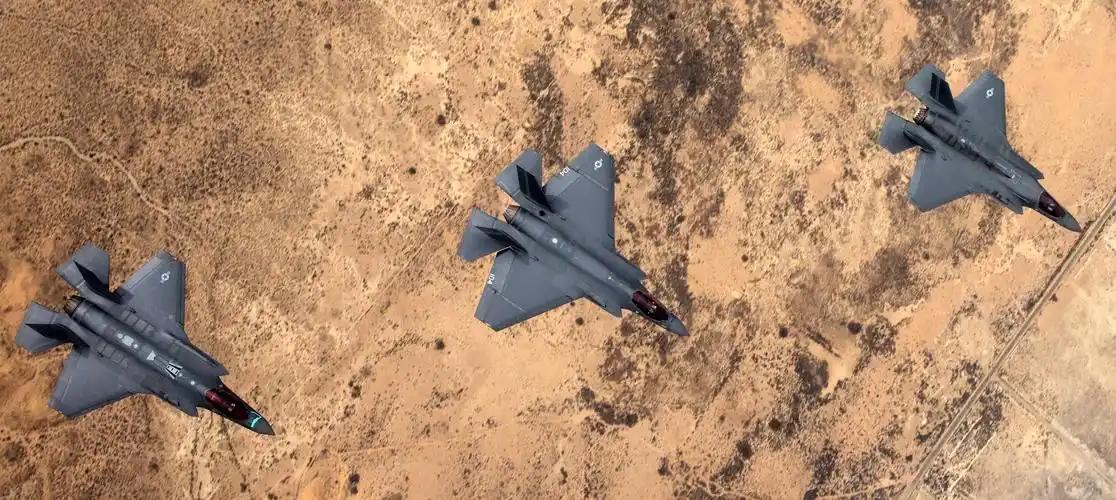 5月26日凌晨，美军F-35隐身战斗机再度被伊朗光电防空导弹系统锁定，打击，这一