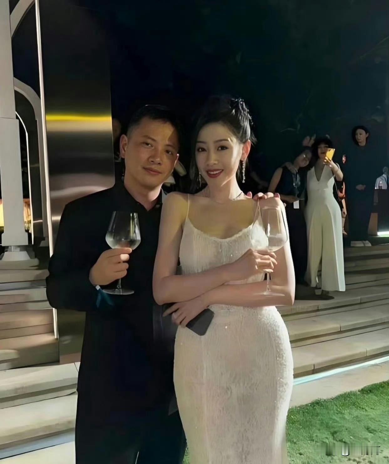 35岁的张天爱，成熟女性的魅力真的很足。
