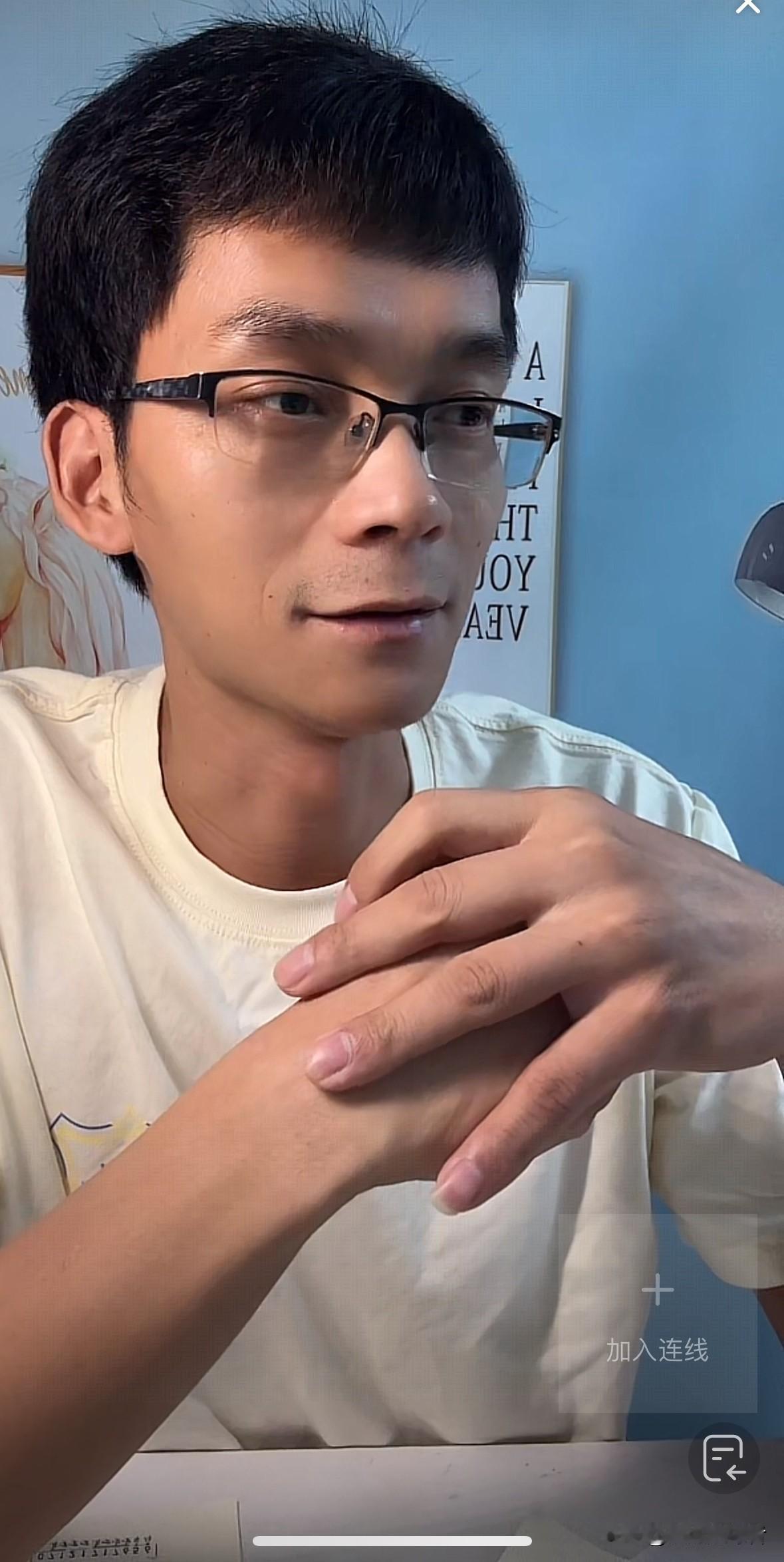 今晚，唐尚珺在直播时，回应了网友有关他一个月花多少钱的问题。他说，他一天大概花3