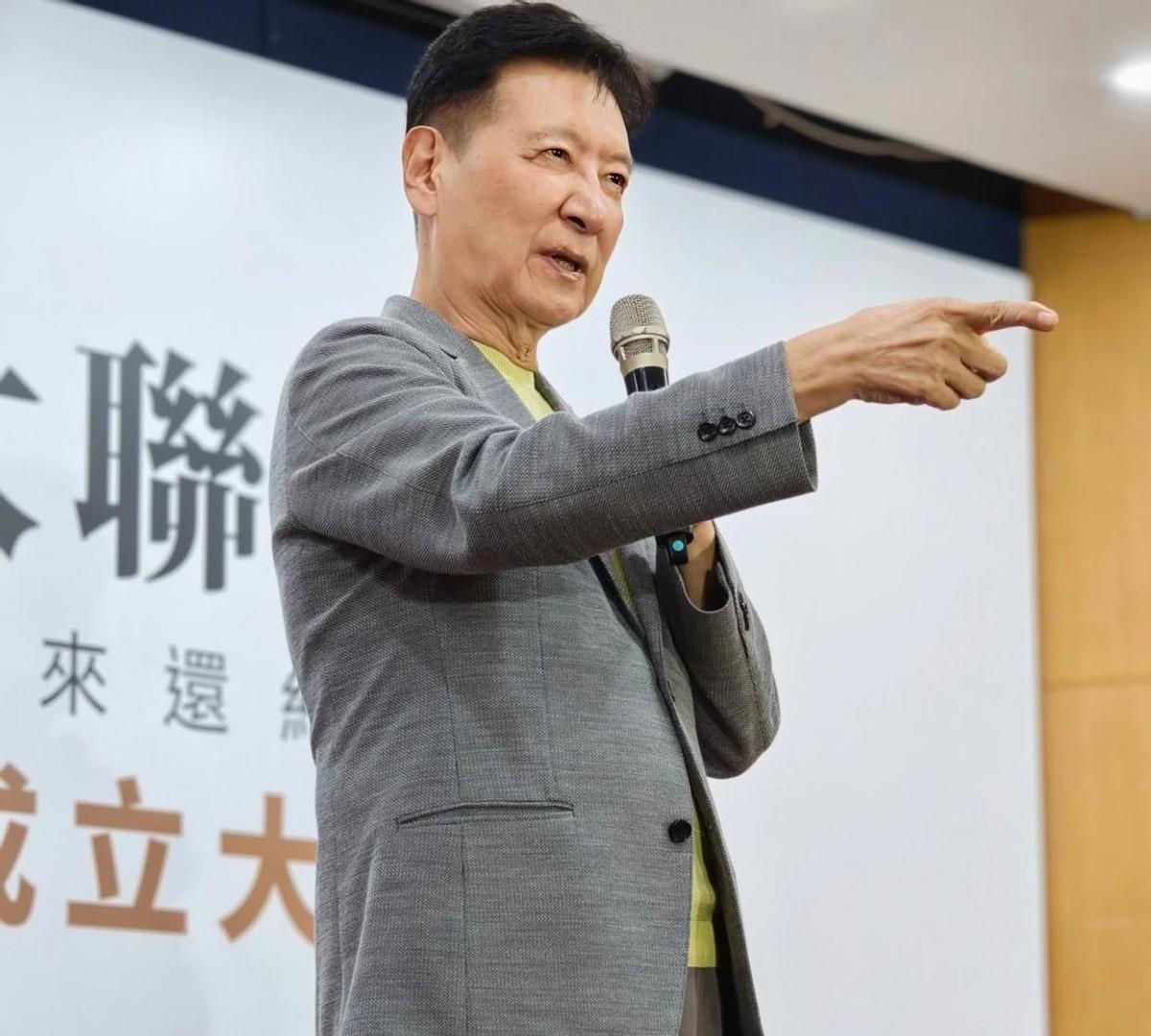 台湾政坛大洗牌？蓝白联手组