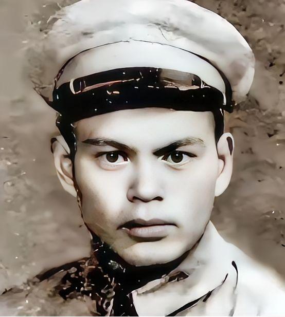 1950年，胡青山带着百十号弟兄，被土匪堵在新疆废城里整整四十天，子弹啃光了，肚