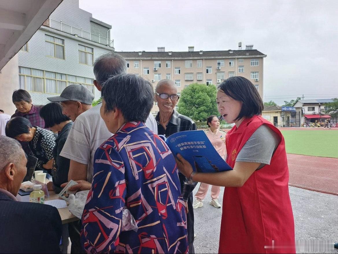 十余载公益坚守赋能台州仙居老年幸福生活陈伟仙坚守公益护老十余年，贴心陪伴照料仙